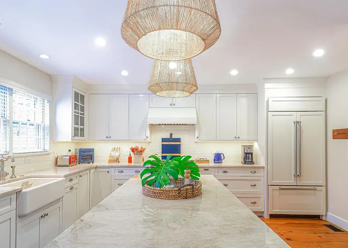 Close To Dtwn Nantucket! Group Getaway W/ Patio