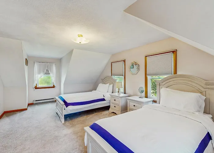 1 Mi To Dtwn Nantucket! Family Getaway W/ Deck