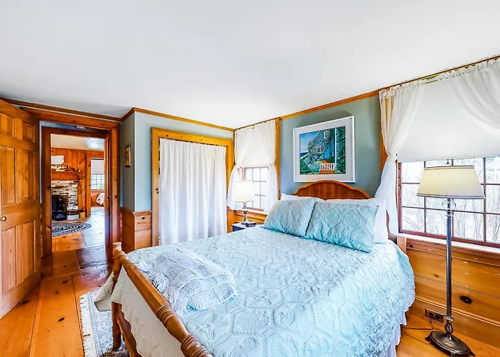 1 Mi To Beach! Family-Friendly Nantucket Retreat