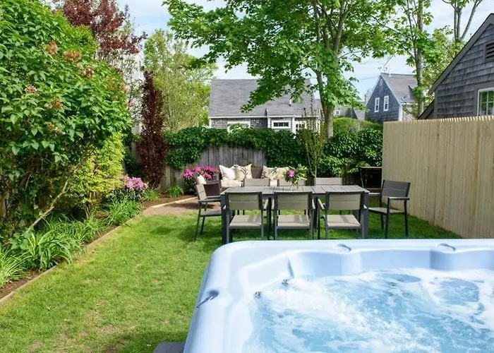 Downtown Historic Home Hot Tub