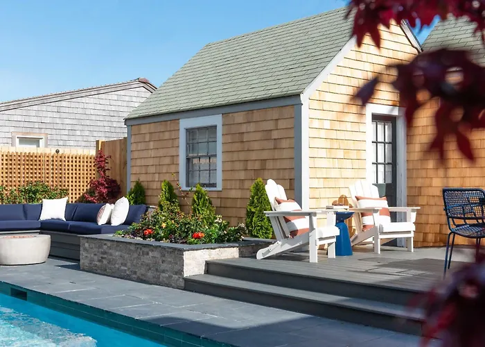 Historic Island Home Heated Pool