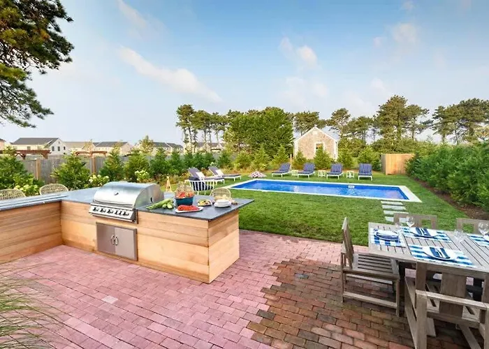 Luxurious Nantucket Getaway Heated Pool