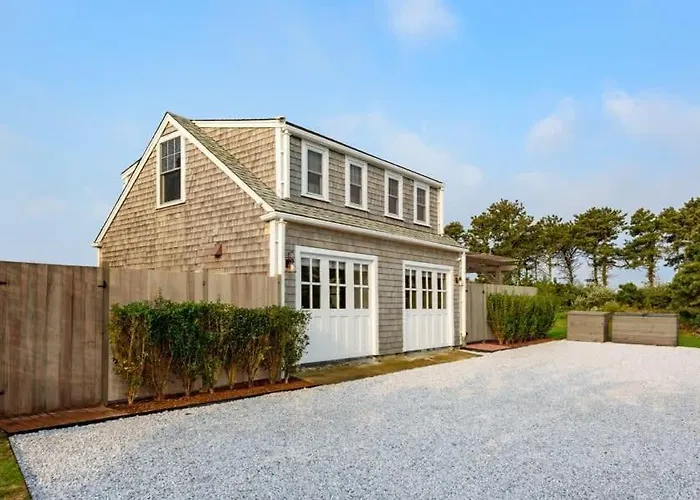 Luxury Nantucket Estate Heated Pool & Hot Tub